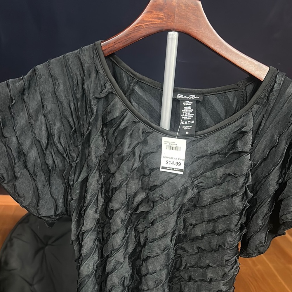 Black Ruffled Short Sleeve Top - Picture 5 of 6